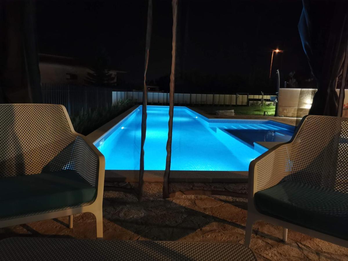Villa Mater - Luxuriously Equipped Villa With A 15M Long Swimming Pool Žrnovnica Екстериор снимка