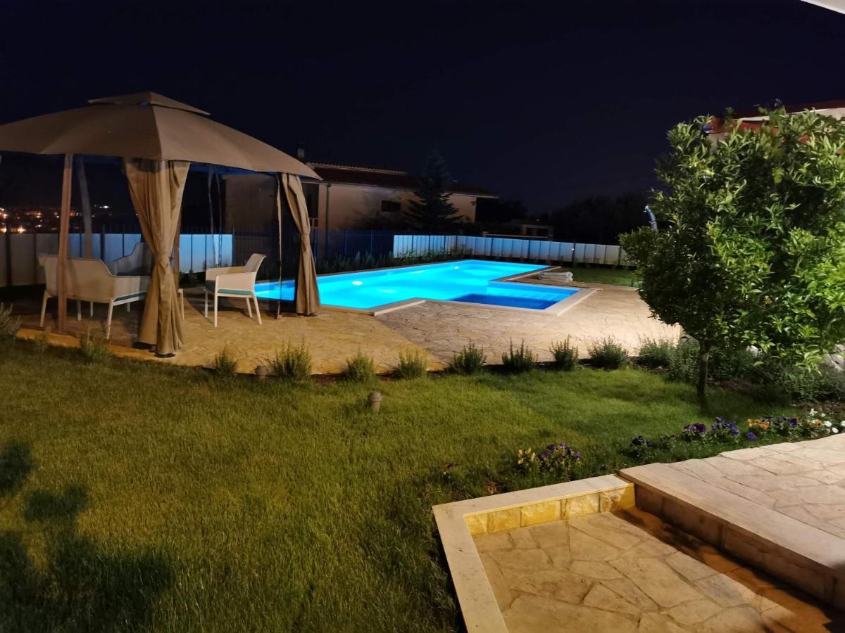 Villa Mater - Luxuriously Equipped Villa With A 15M Long Swimming Pool Žrnovnica Екстериор снимка