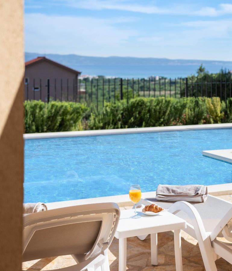 Villa Mater - Luxuriously Equipped Villa With A 15M Long Swimming Pool Žrnovnica Екстериор снимка