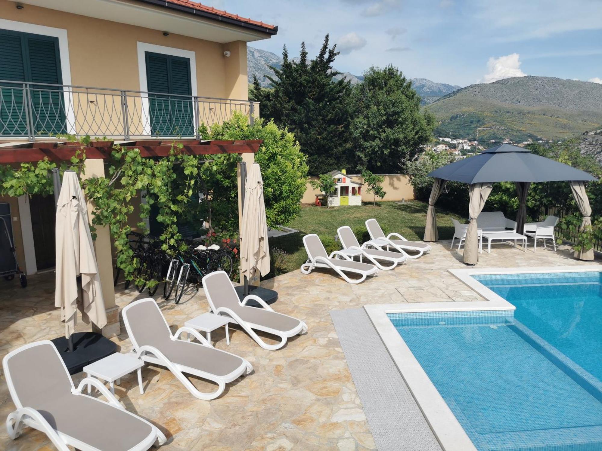 Villa Mater - Luxuriously Equipped Villa With A 15M Long Swimming Pool Žrnovnica Екстериор снимка
